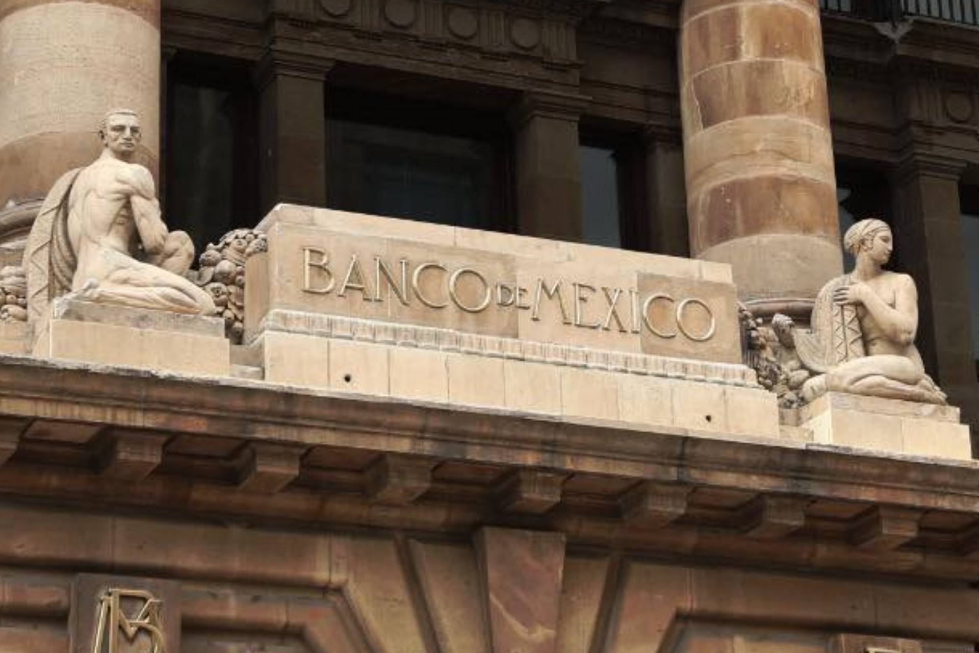 Banxico eleva previsión económica para 2026