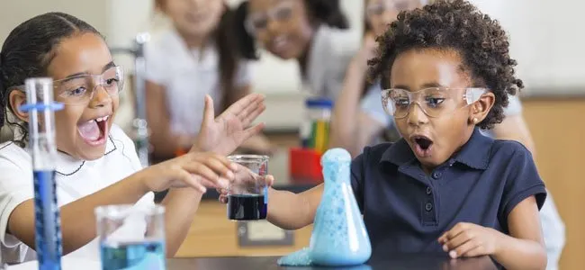 La ciencia para niñas y niños gana terreno con experiencias fuera del aula