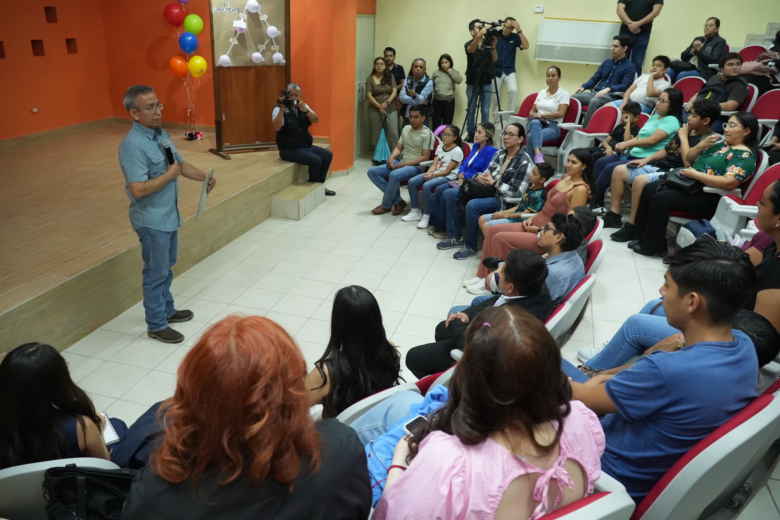 UAT se suma a las Clases Masivas de Historia para fortalecer identidad cívica