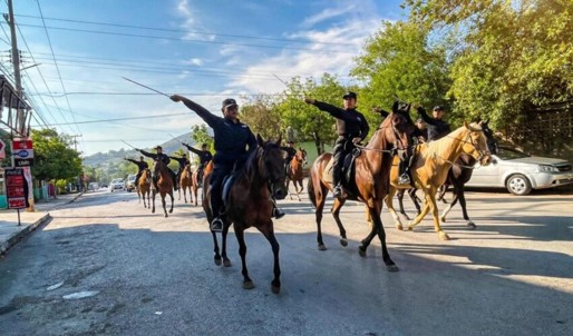 Guardia Estatal alista agrupamientos canino y montado para desfile patrio