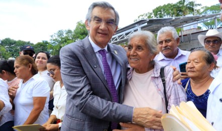 Ocampo recibe respaldo estatal para mantener colaboracion y desarrollo